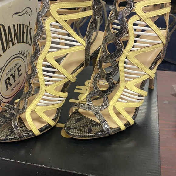 Charlotte Russe Shoes - Charlotte Russe Heels size 8